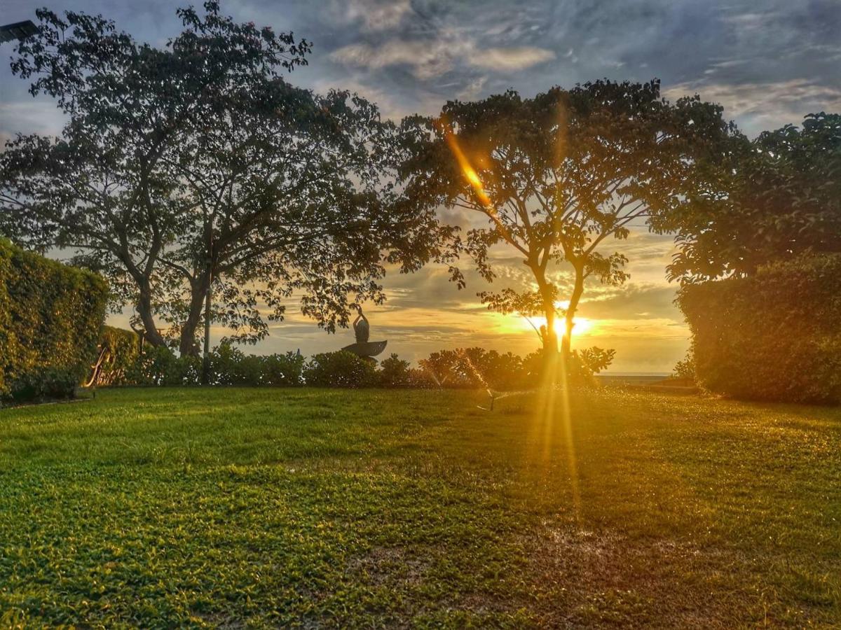 Beach Walk Boutique Resort Bangsaen Eksteriør bilde